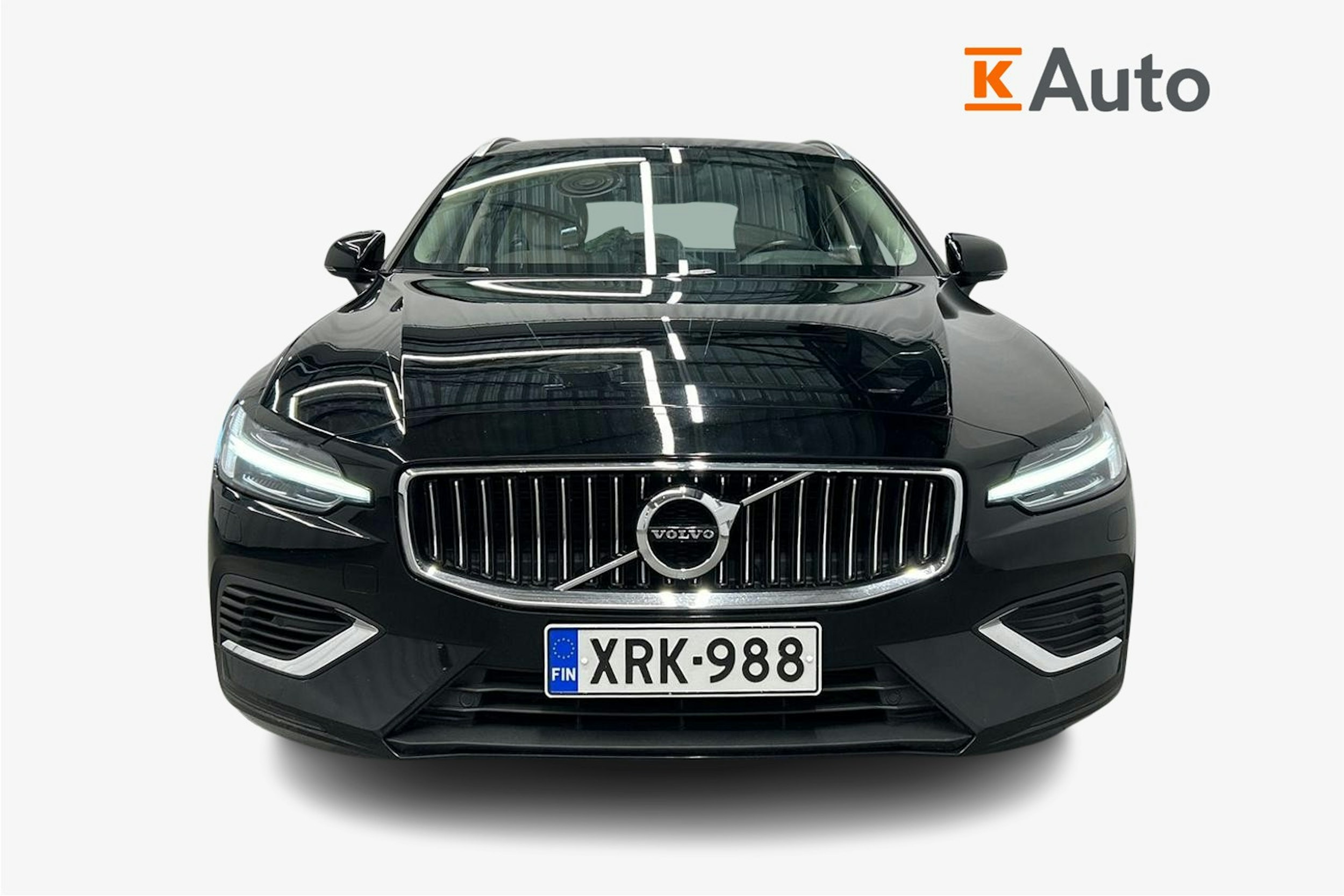 musta Volvo V60 2022 kuva 5.