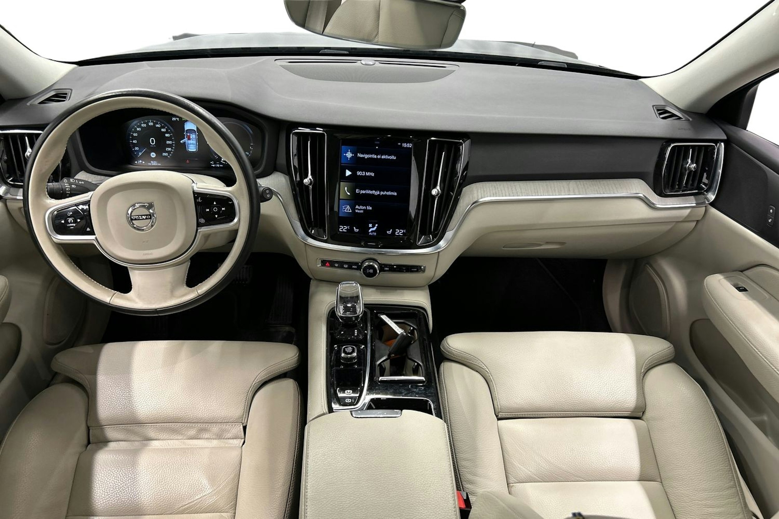 musta Volvo V60 2022 kuva 9.