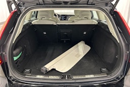 musta Volvo V60 2022 kuva 14.