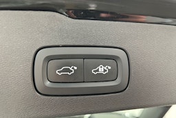musta Volvo V60 2022 kuva 16.