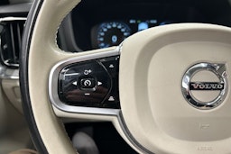 musta Volvo V60 2022 kuva 23.