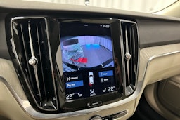 musta Volvo V60 2022 kuva 25.