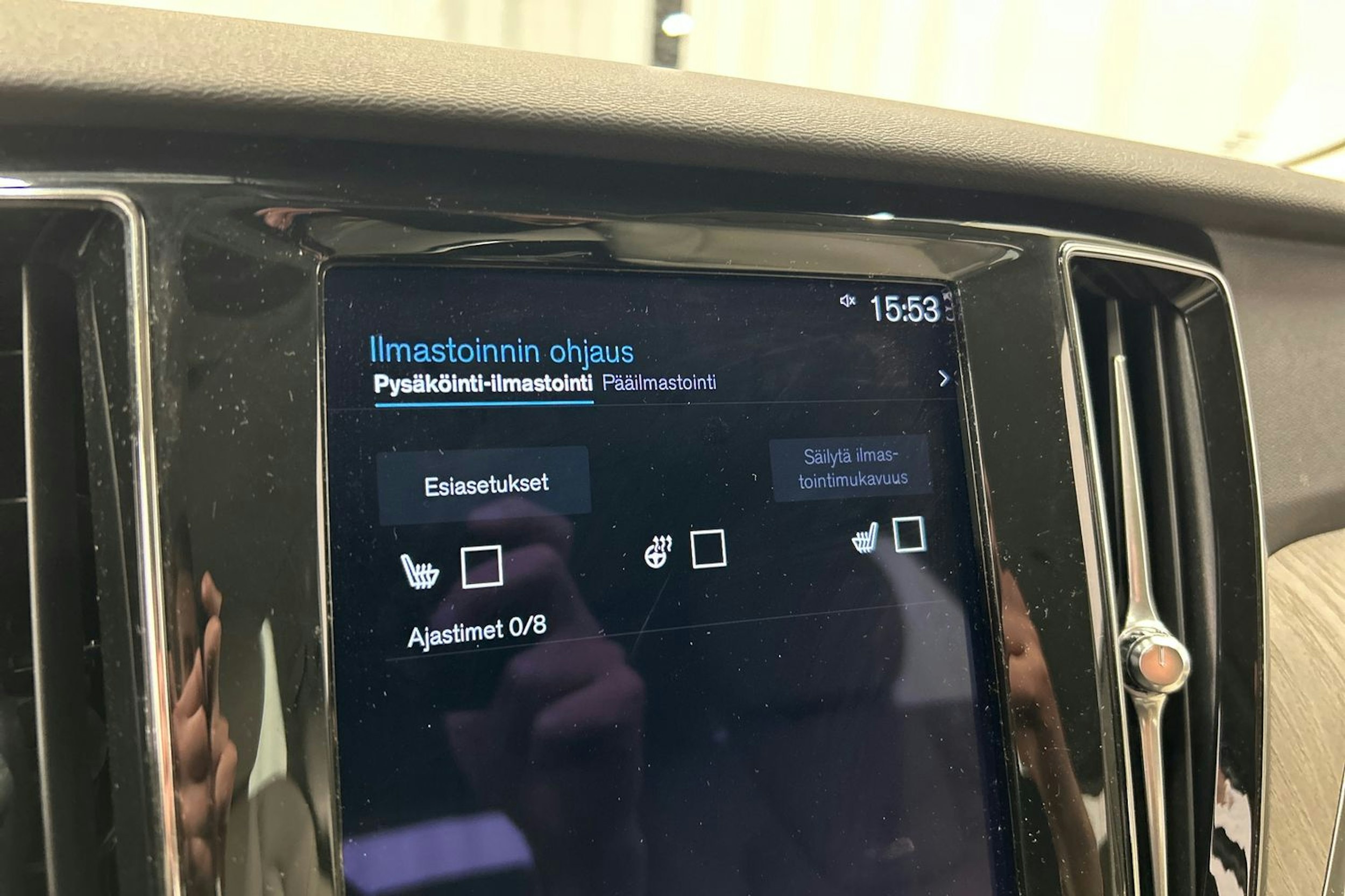 musta Volvo V60 2022 kuva 26.