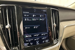 musta Volvo V60 2022 kuva 27.
