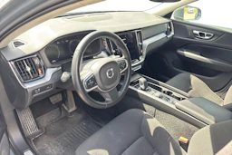 harmaa Volvo V60 2022 kuva 3.