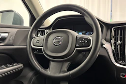 harmaa Volvo V60 2022 kuva 13.
