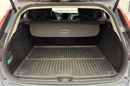 harmaa Volvo V60 2022 kuva 23.