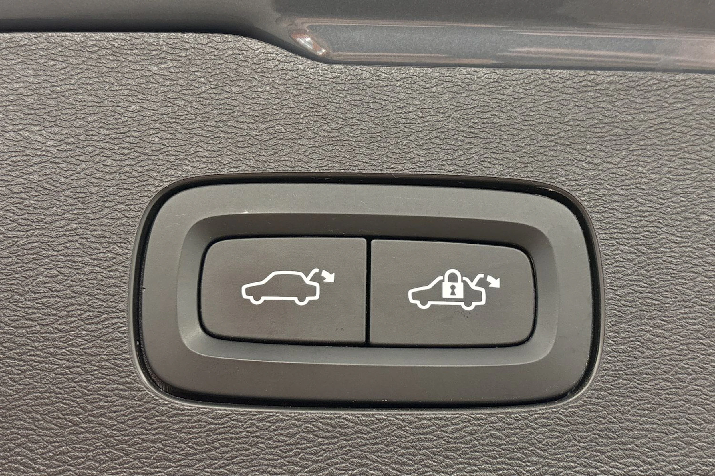 harmaa Volvo V60 2022 kuva 24.