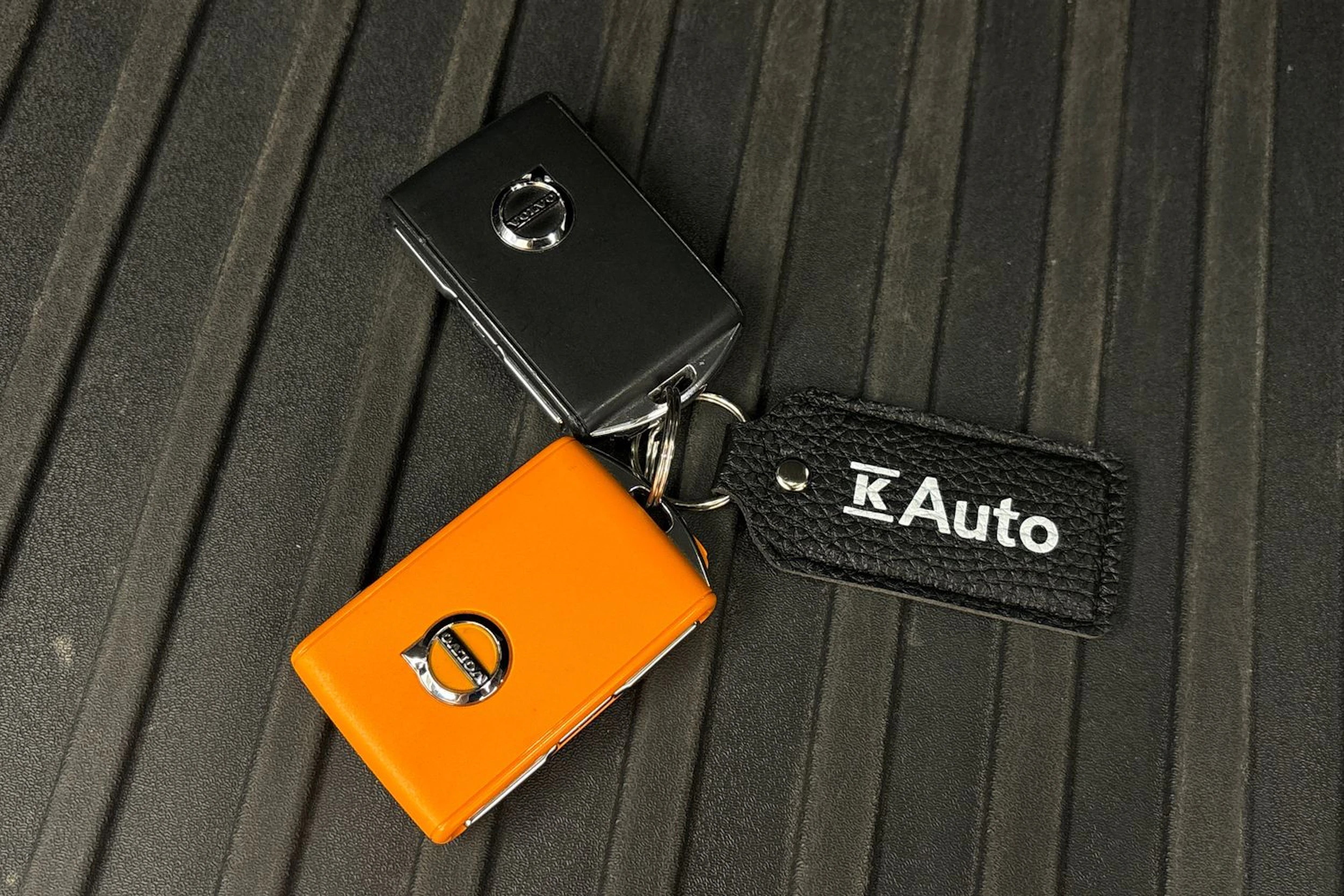 harmaa Volvo V60 2022 kuva 25.