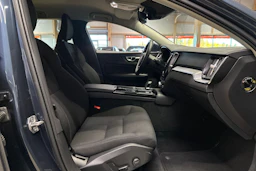 Sininen Volvo V60 2022 kuva 11.