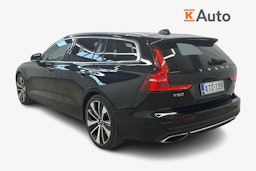 musta Volvo V60 2022 kuva 2.