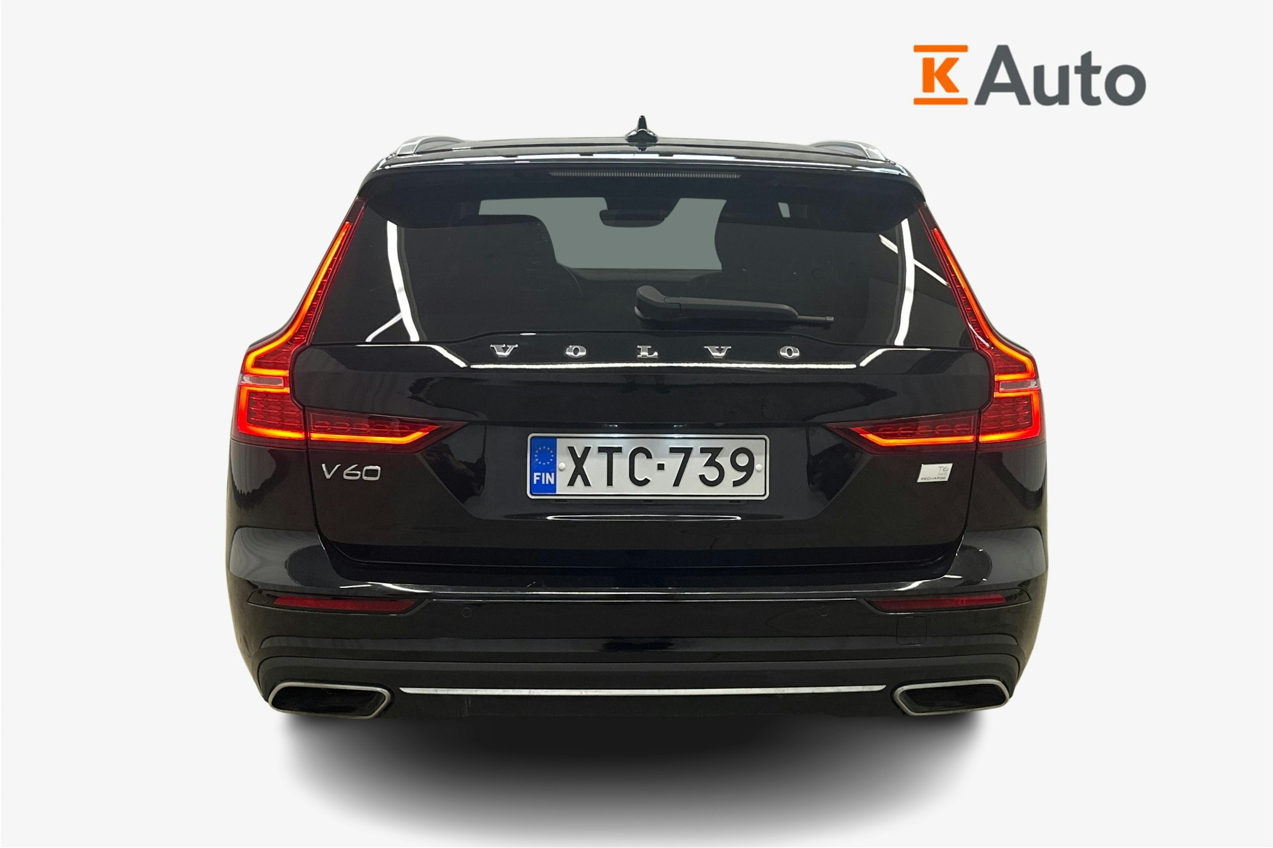 musta Volvo V60 2022 kuva 3.