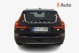 musta Volvo V60 2022 kuva 3.