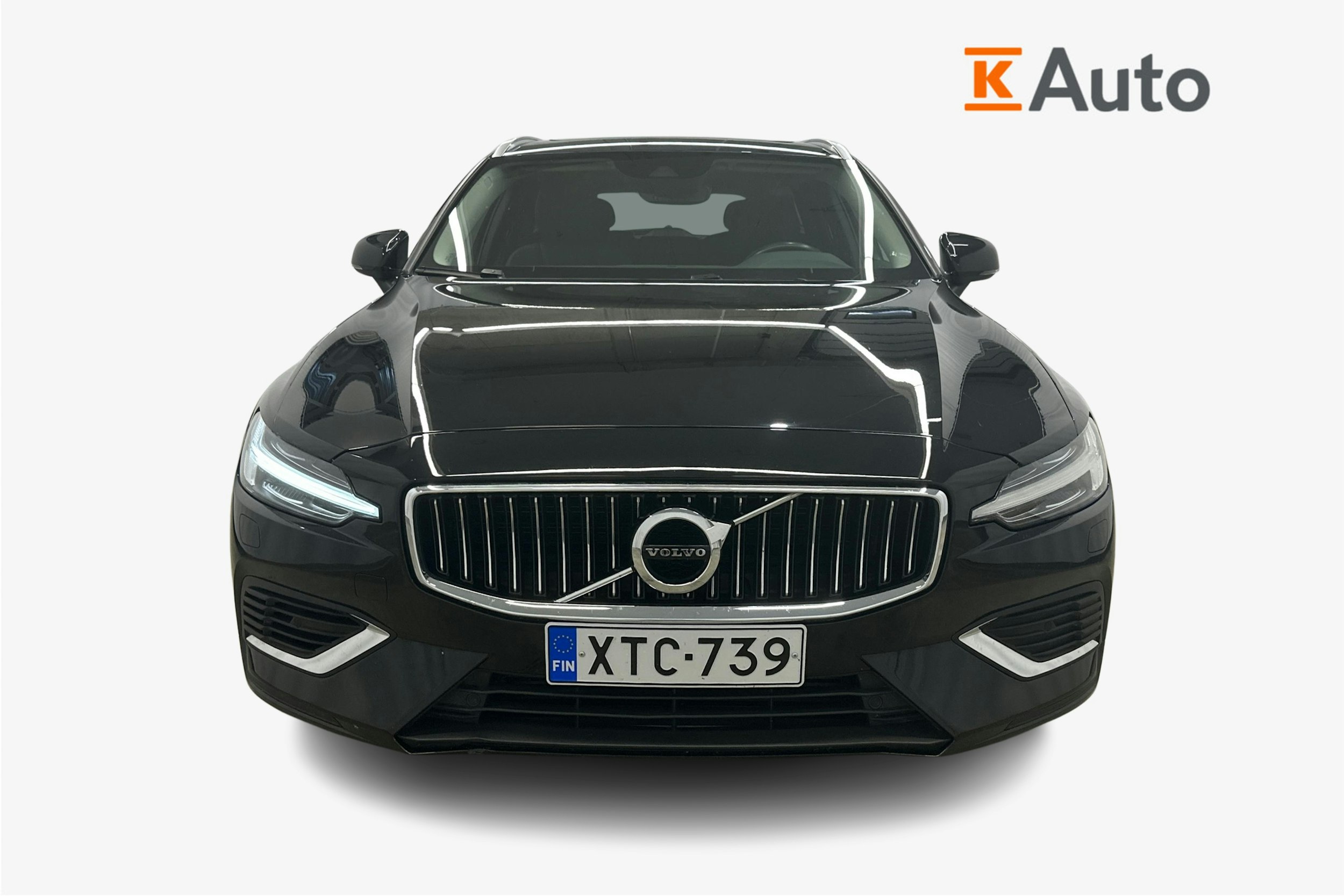 musta Volvo V60 2022 kuva 5.