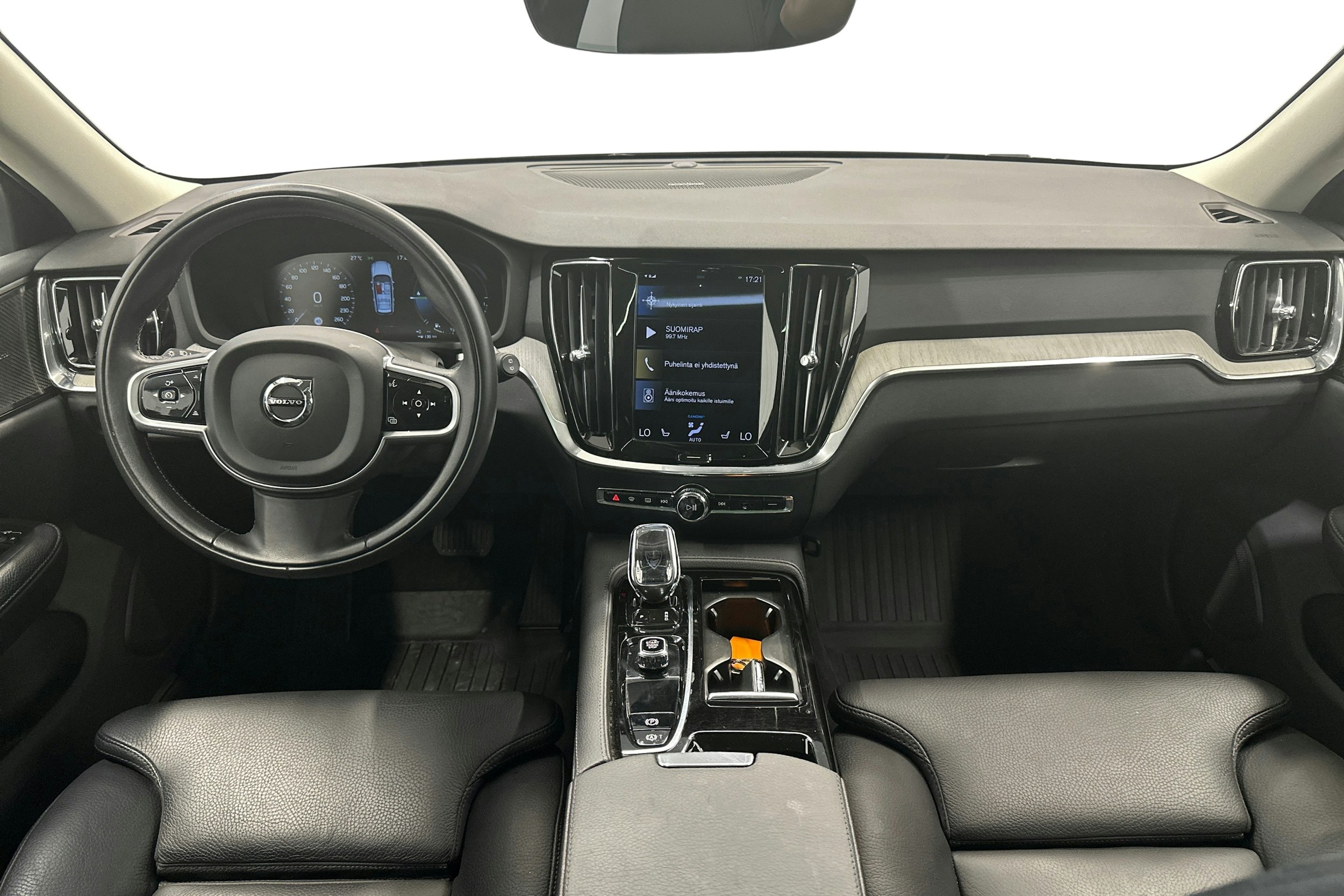 musta Volvo V60 2022 kuva 9.