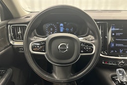 musta Volvo V60 2022 kuva 16.