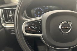 musta Volvo V60 2022 kuva 17.