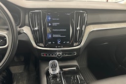 musta Volvo V60 2022 kuva 19.