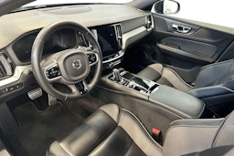 harmaa Volvo V60 2022 kuva 7.