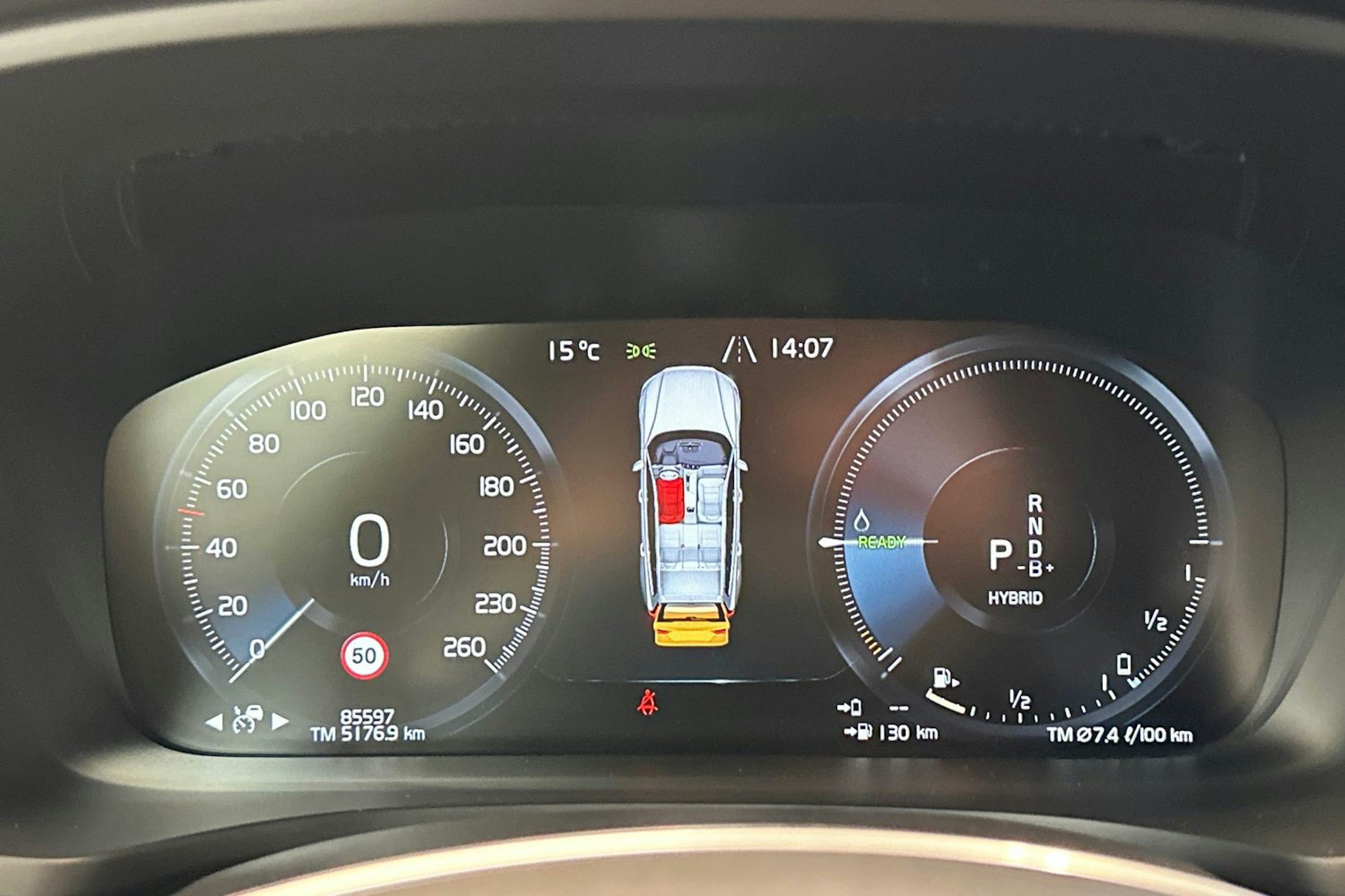 harmaa Volvo V60 2022 kuva 15.