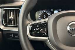 harmaa Volvo V60 2022 kuva 16.