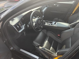 musta Volvo V60 2022 kuva 3.