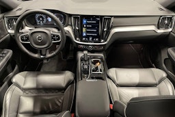 musta Volvo V60 2022 kuva 9.
