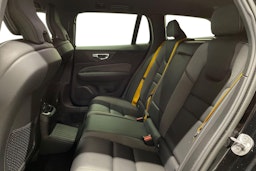 musta Volvo V60 2022 kuva 10.