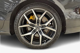 musta Volvo V60 2022 kuva 11.