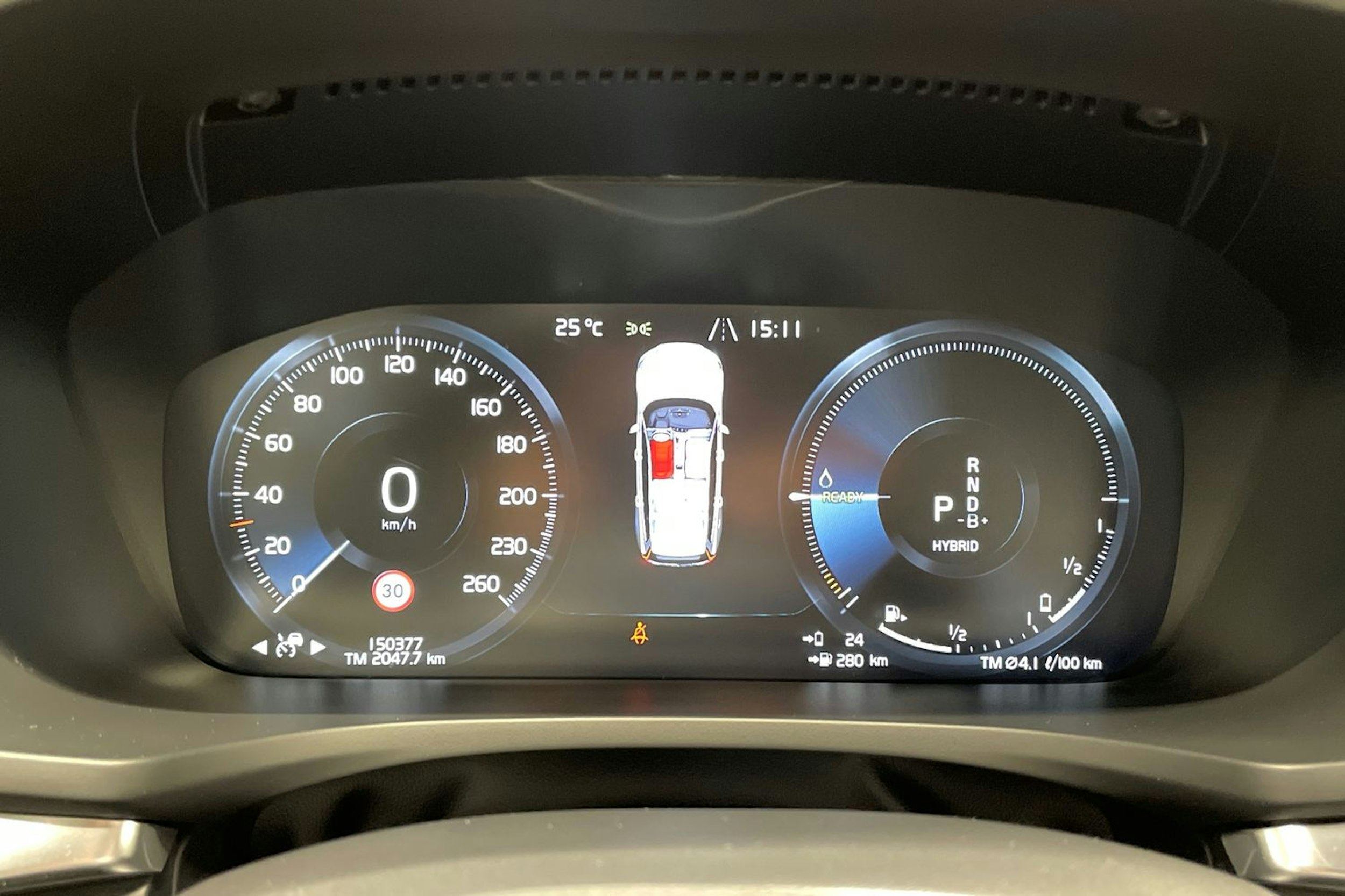 musta Volvo V60 2022 kuva 15.