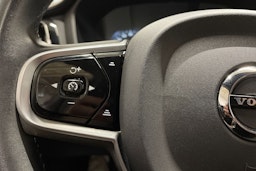 musta Volvo V60 2022 kuva 26.