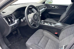 valkoinen Volvo V60 2022 kuva 3.