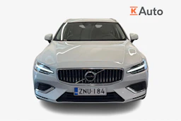 Valkoinen Volvo V60 2022 kuva 4.