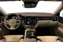 Valkoinen Volvo V60 2022 kuva 7.