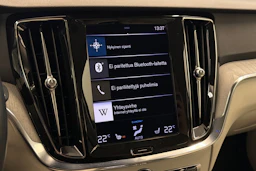 Valkoinen Volvo V60 2022 kuva 24.