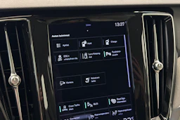 Valkoinen Volvo V60 2022 kuva 26.
