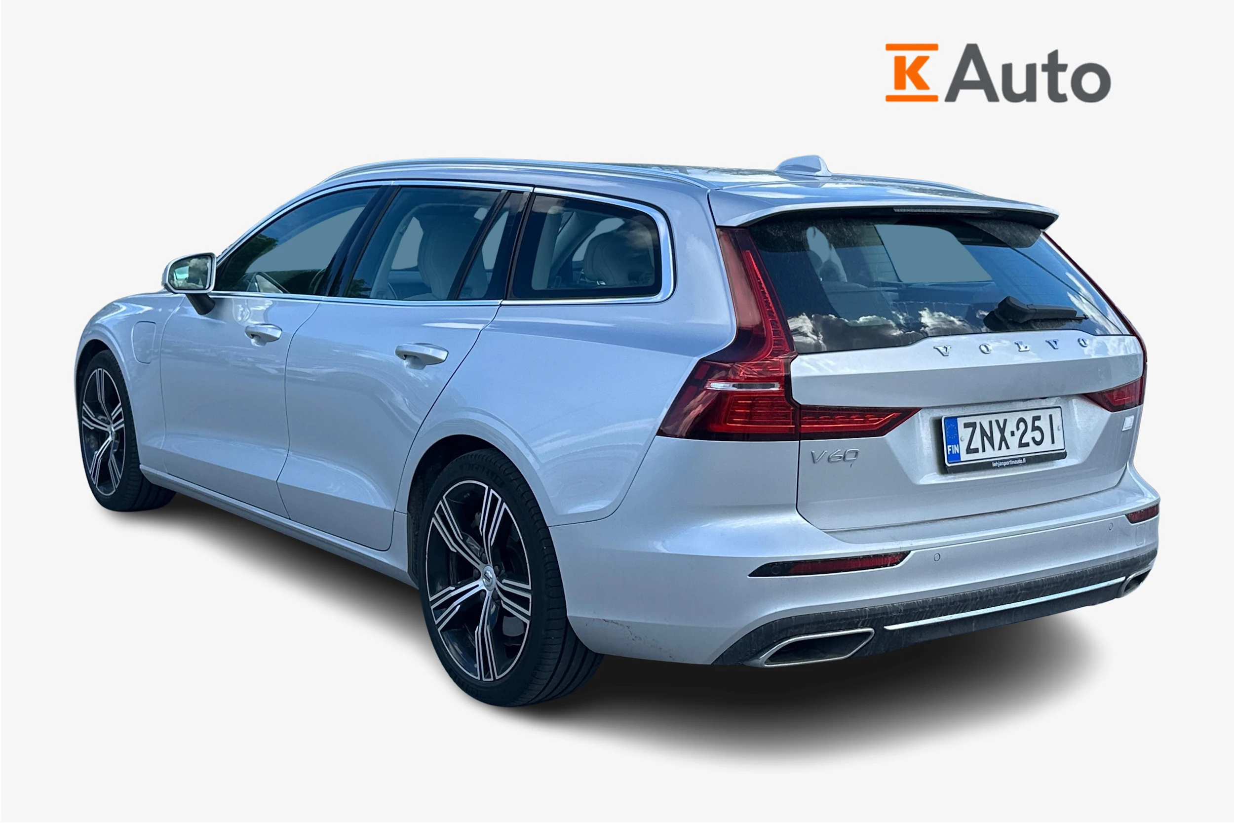 harmaa Volvo V60 2022 kuva 2.
