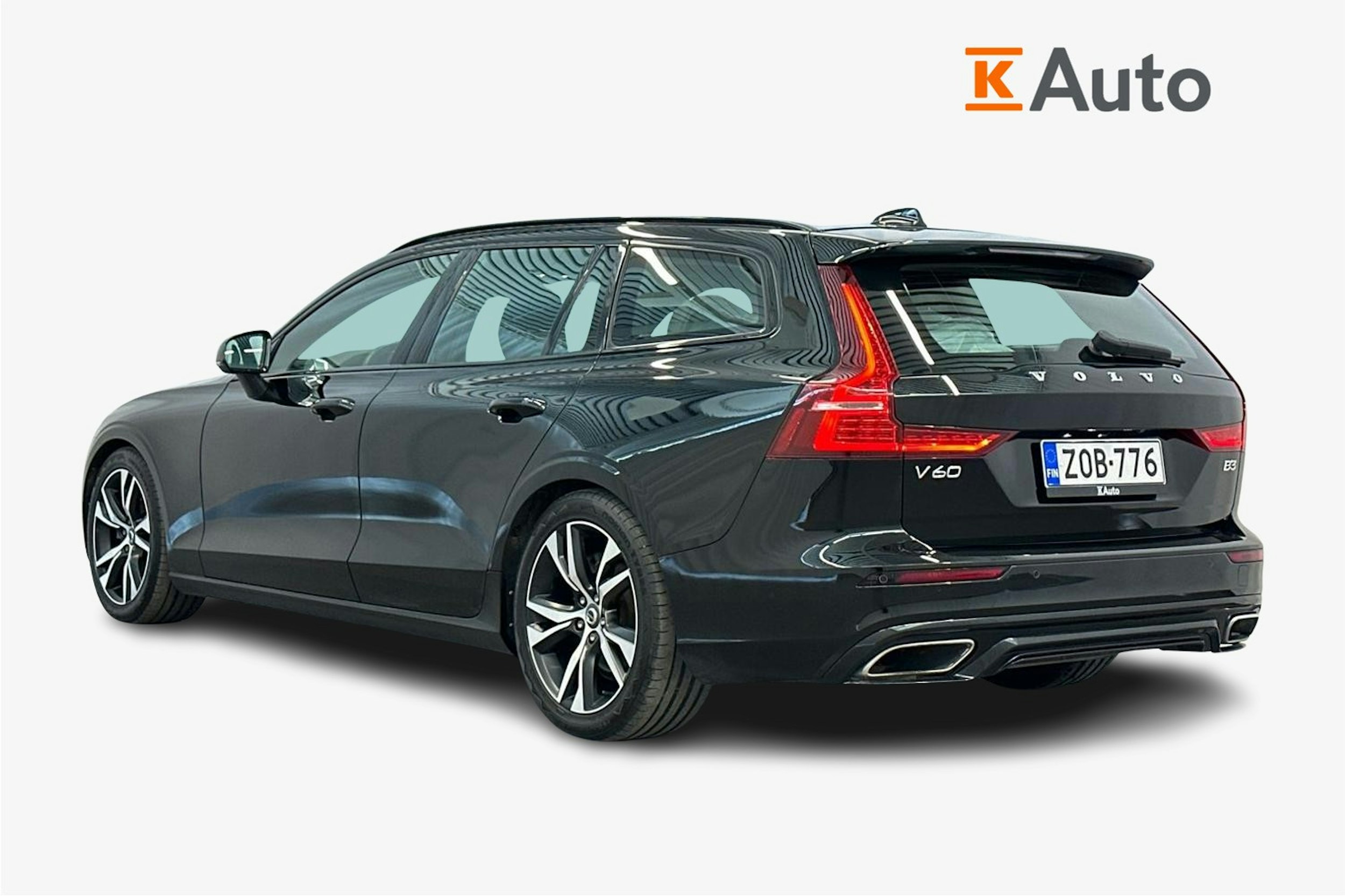 musta Volvo V60 2022 kuva 2.