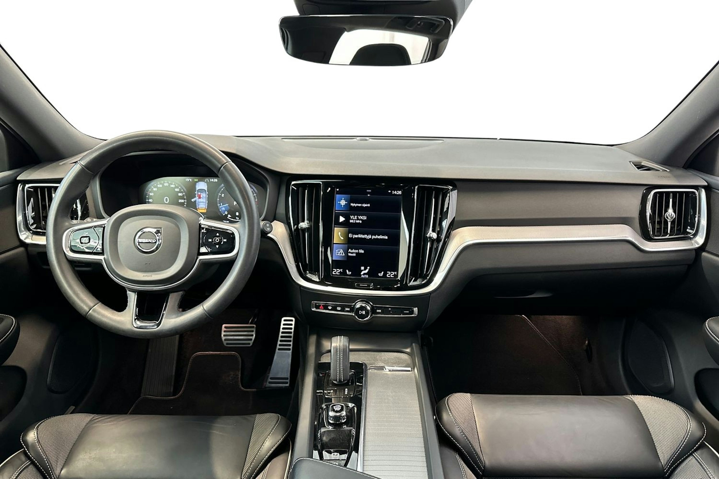musta Volvo V60 2022 kuva 9.