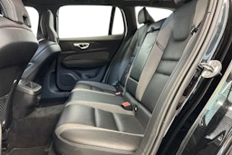 musta Volvo V60 2022 kuva 10.