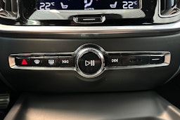 musta Volvo V60 2022 kuva 26.