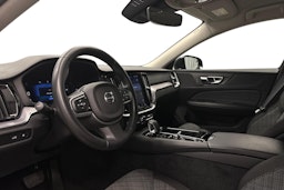musta Volvo V60 2023 kuva 7.