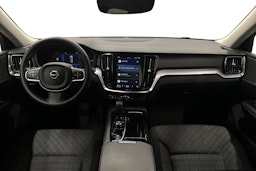 musta Volvo V60 2023 kuva 9.