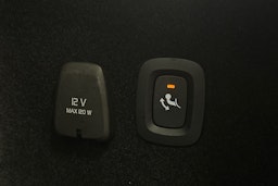 musta Volvo V60 2023 kuva 16.