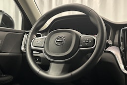 musta Volvo V60 2023 kuva 19.