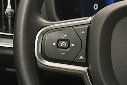 musta Volvo V60 2023 kuva 20.