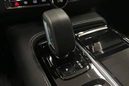 musta Volvo V60 2023 kuva 29.