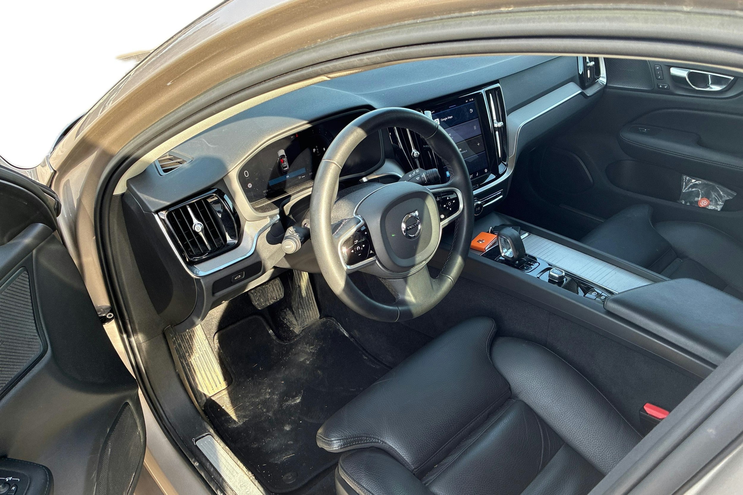 ruskea (beige) Volvo V60 2023 kuva 3.