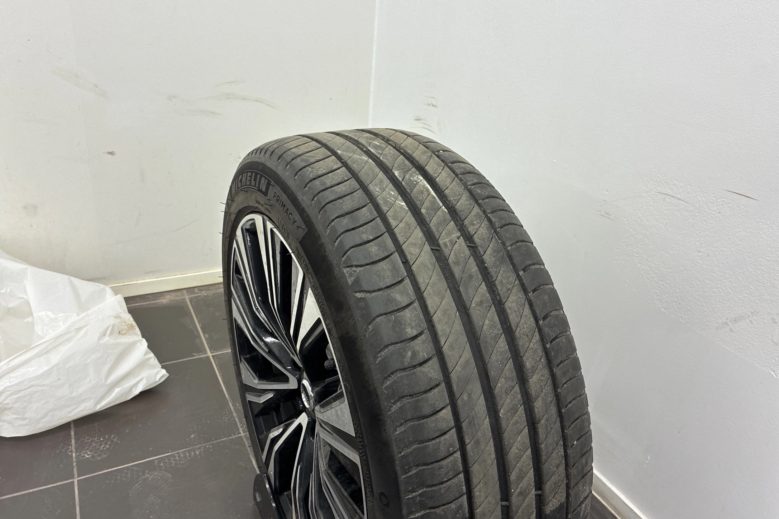 ruskea (beige) Volvo V60 2023 kuva 14.