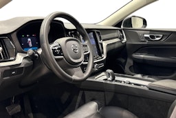 musta Volvo V60 2023 kuva 6.